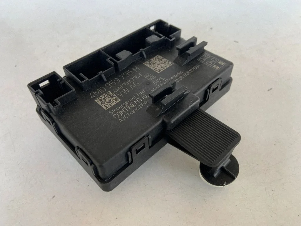 Durvju elektronikas vadības bloks 4M0959795H