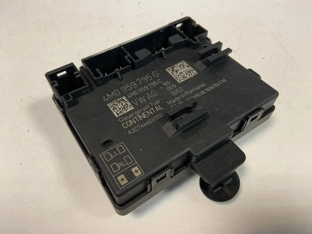 Durvju elektronikas vadības bloks 4M0959795G