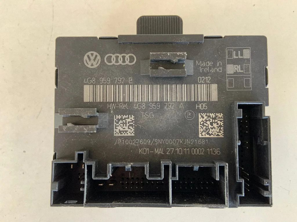 Durvju elektronikas vadības bloks 4G8959792E