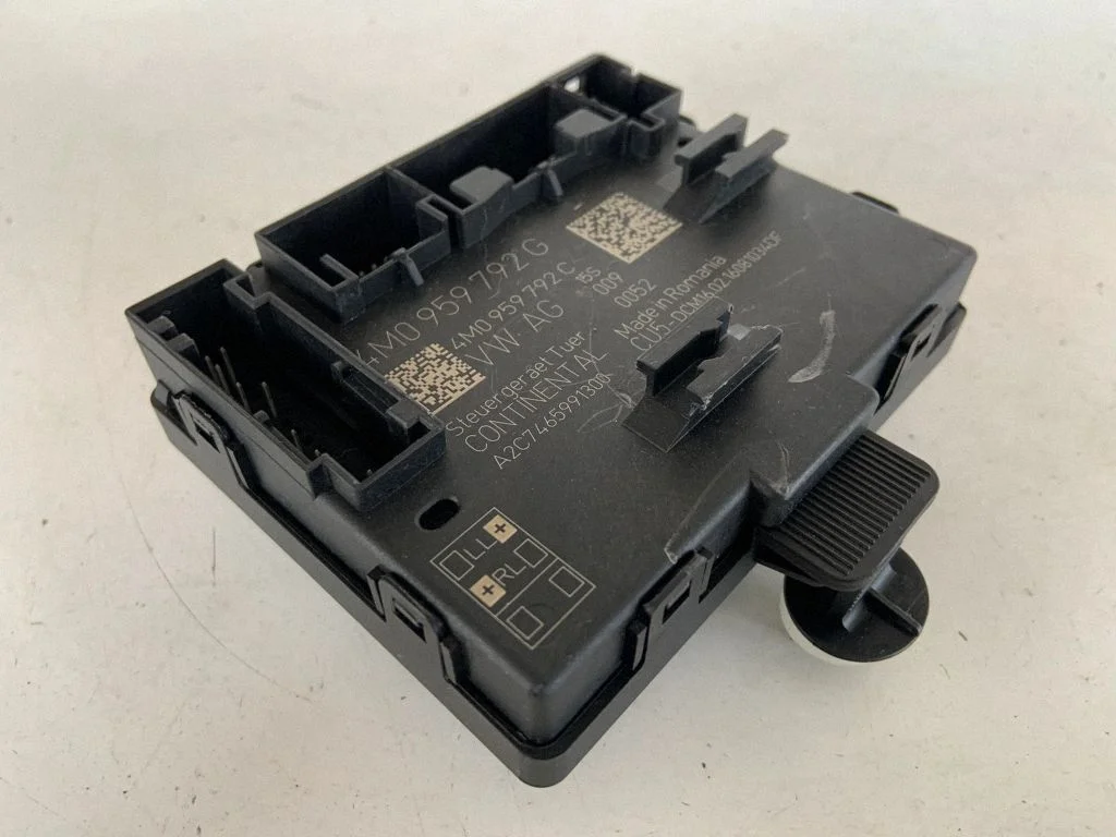 Door control unit/module – Audi Q7 4M (2015-)