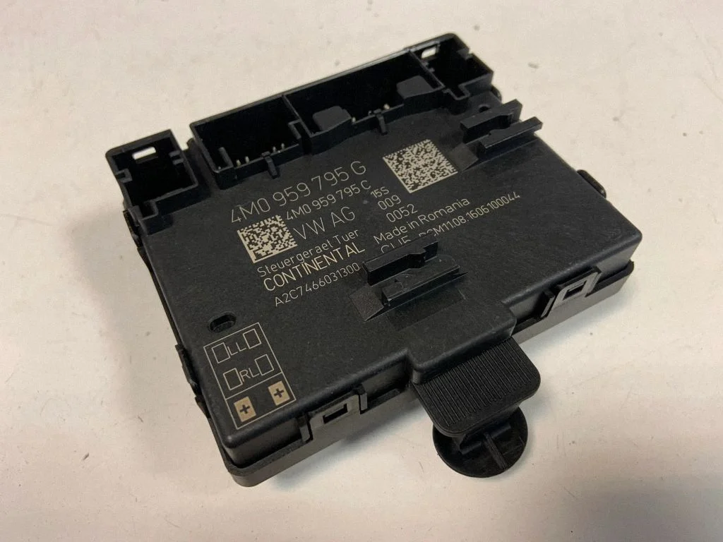 Durvju elektronikas vadības bloks 4M0959795G