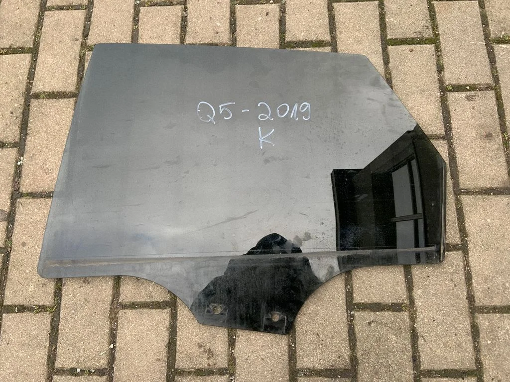 Rear door window glass 43R004529