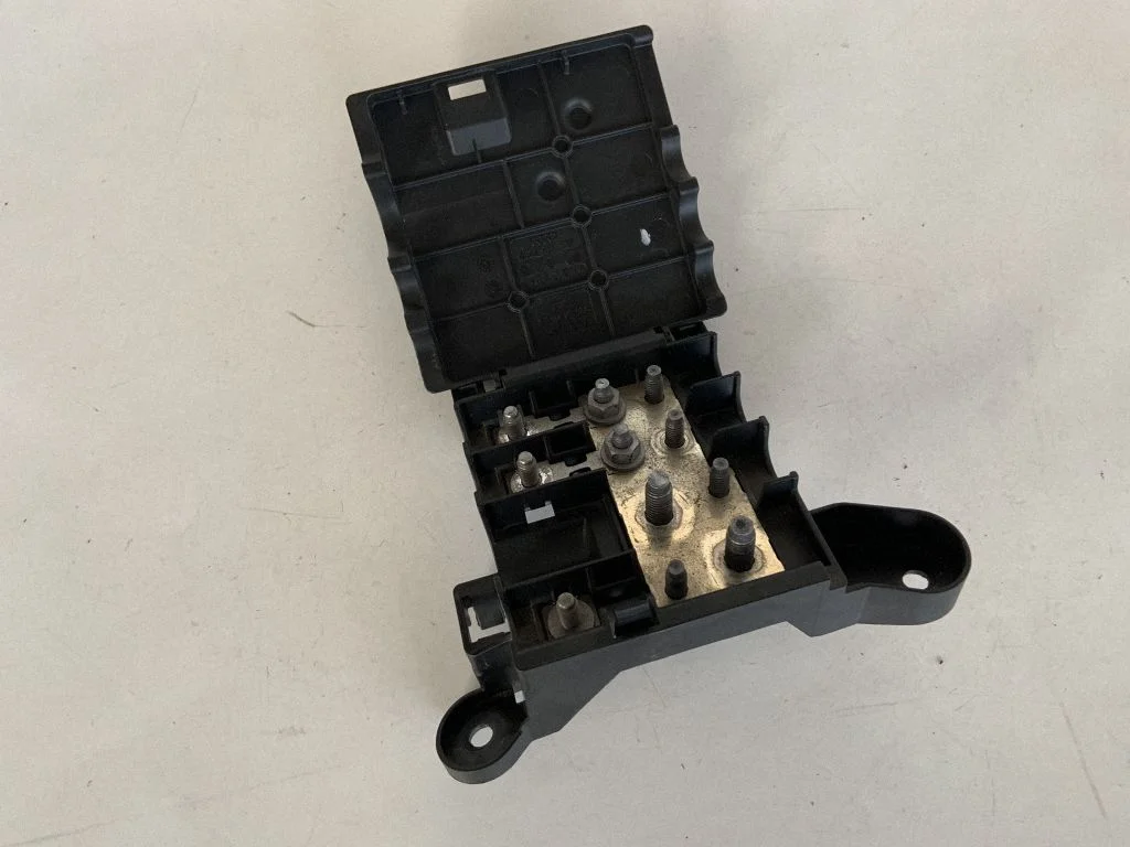 Plusa vadu savienojuma mezgls 4G0937517