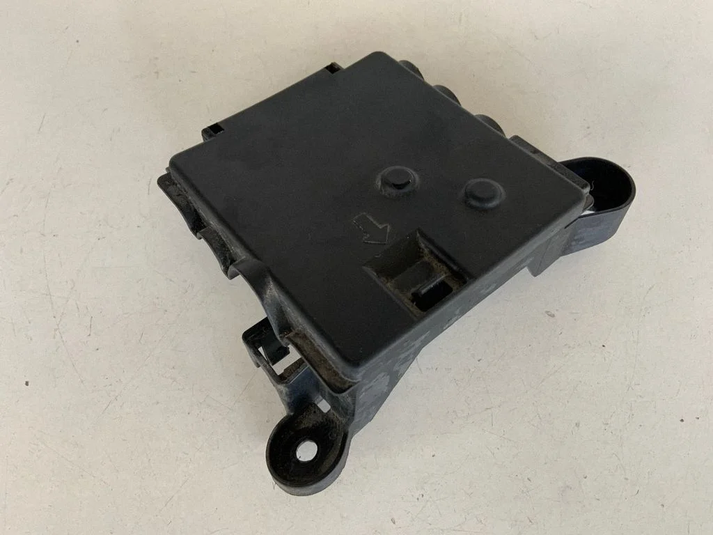 Plussjuhtmete ühendussõlm 4G0937517