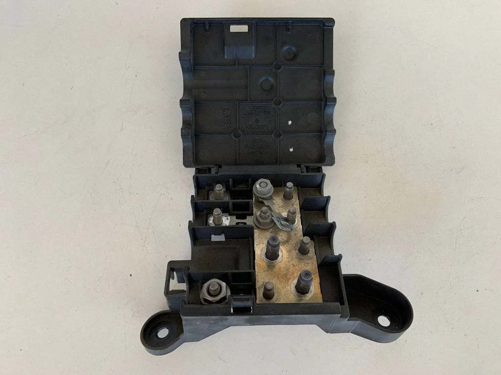 Plusa vadu savienojuma mezgls 4G0937517