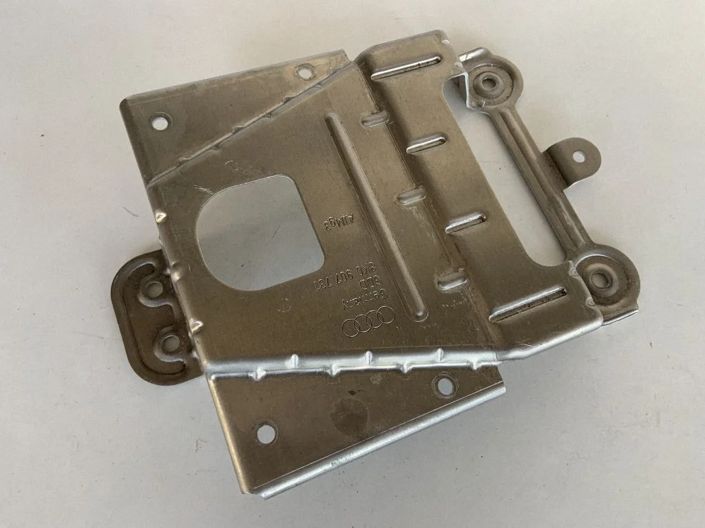 Muu salongiosa 8K0907731