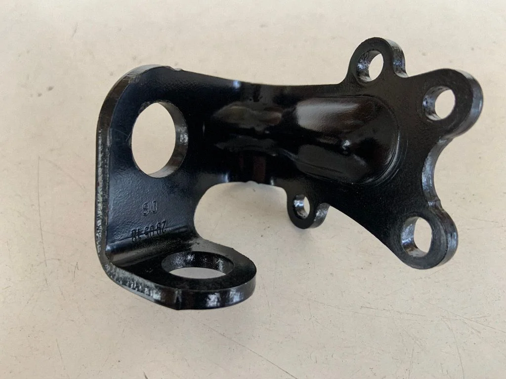 Cita motora nodalījuma detaļa 06K103390F