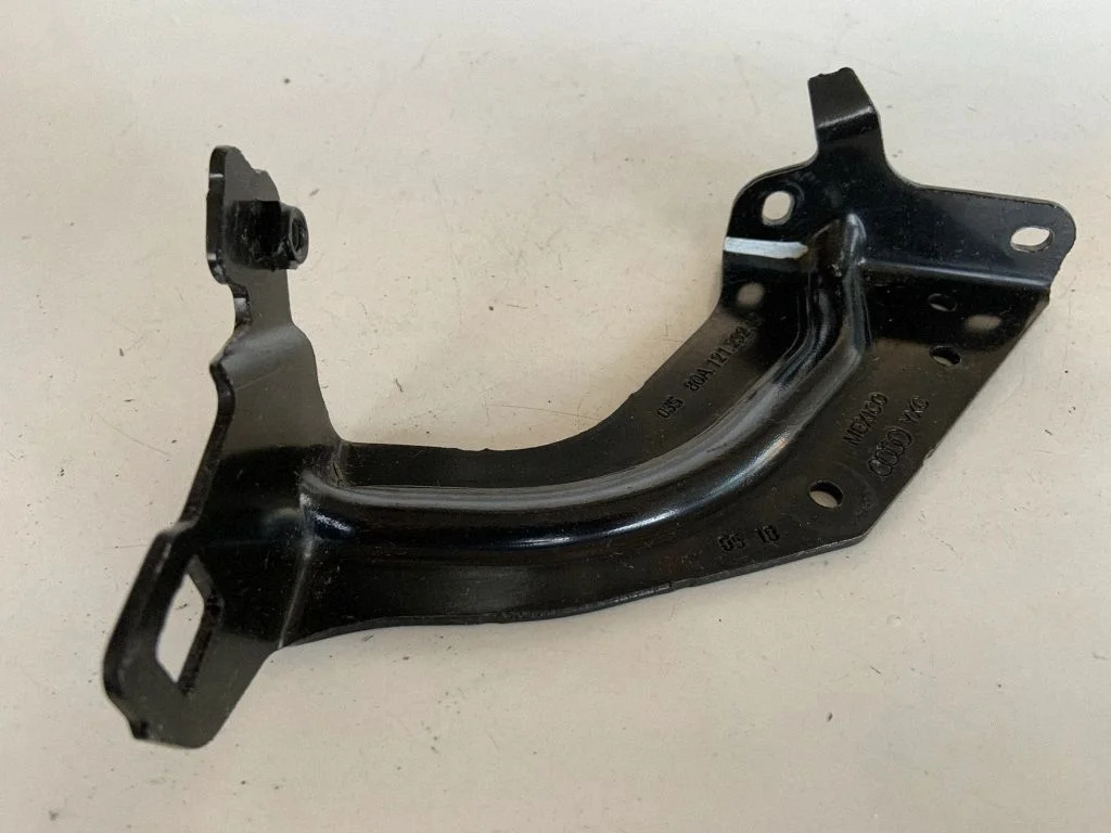 Other engine bay part 80A121232AR