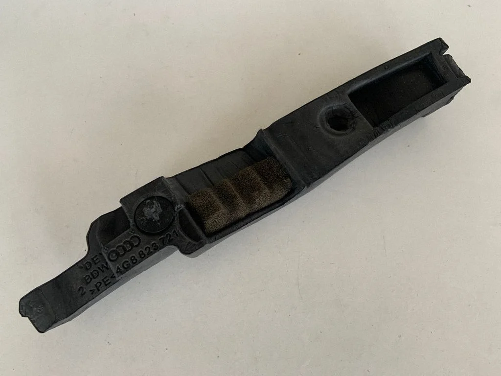 Kita variklio skyriaus detalė