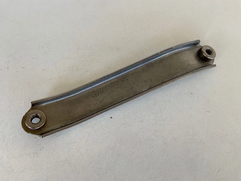 Cita motora nodalījuma detaļa 06L145536E