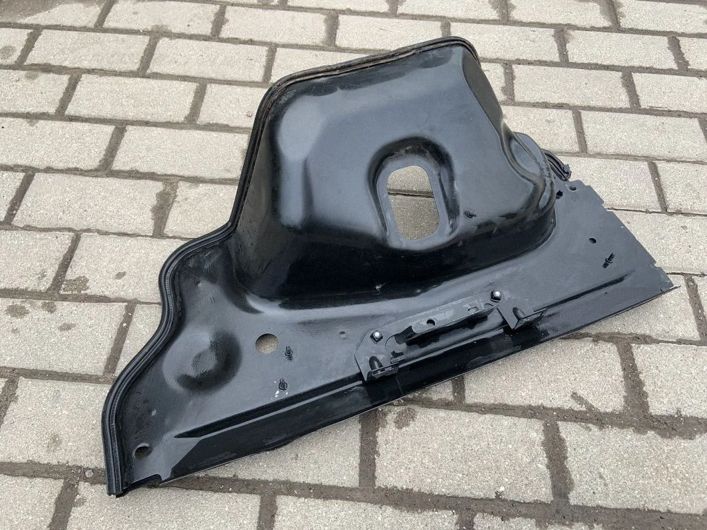 Other engine bay part 8R0819532