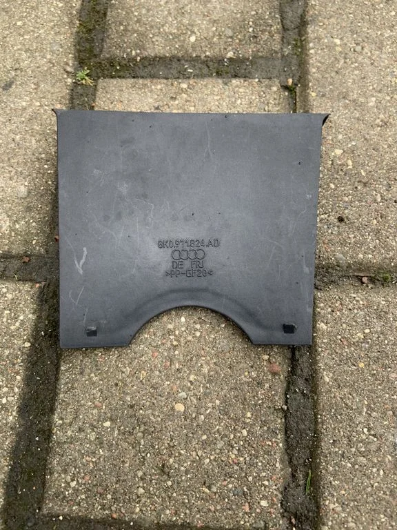 Other engine bay part 8K0971824AD