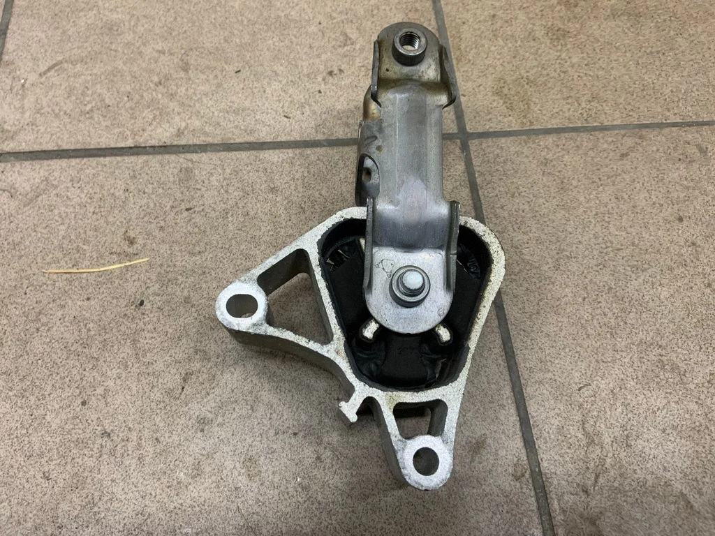 Kita variklio skyriaus detalė