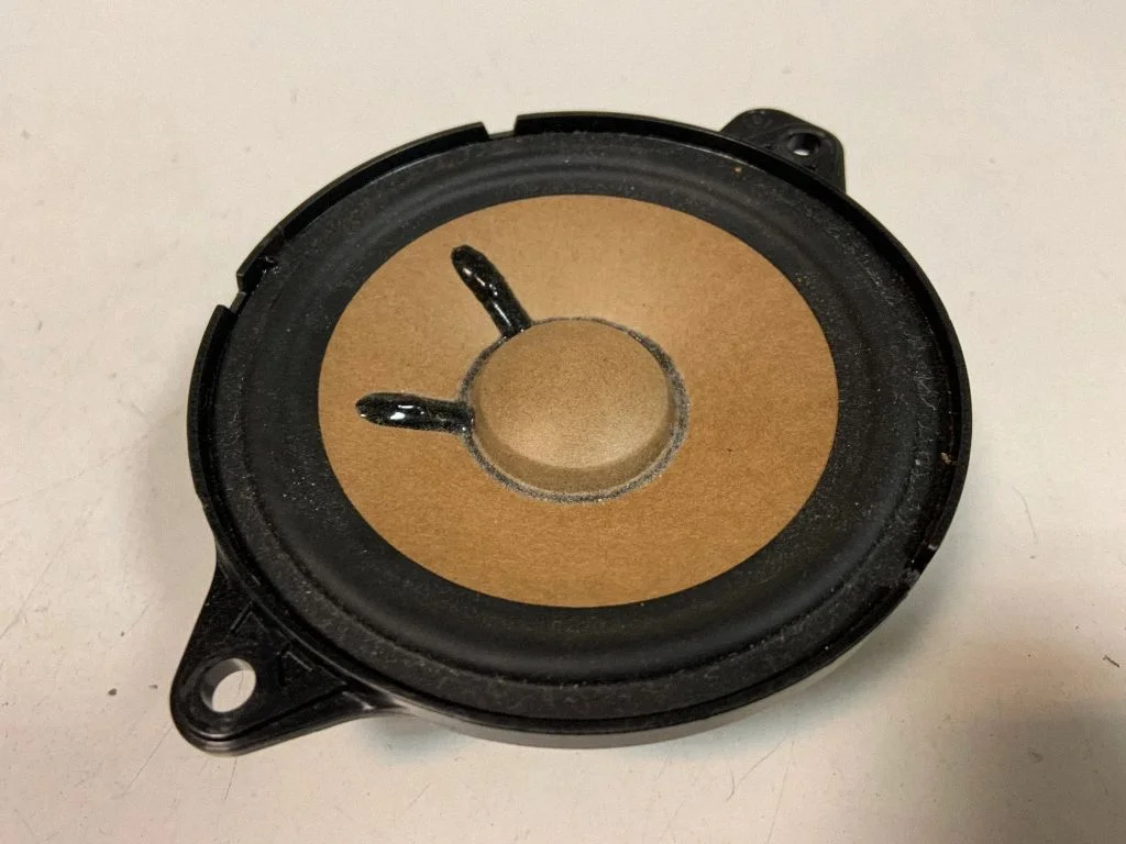 Skaļrunis panelī 80A035453