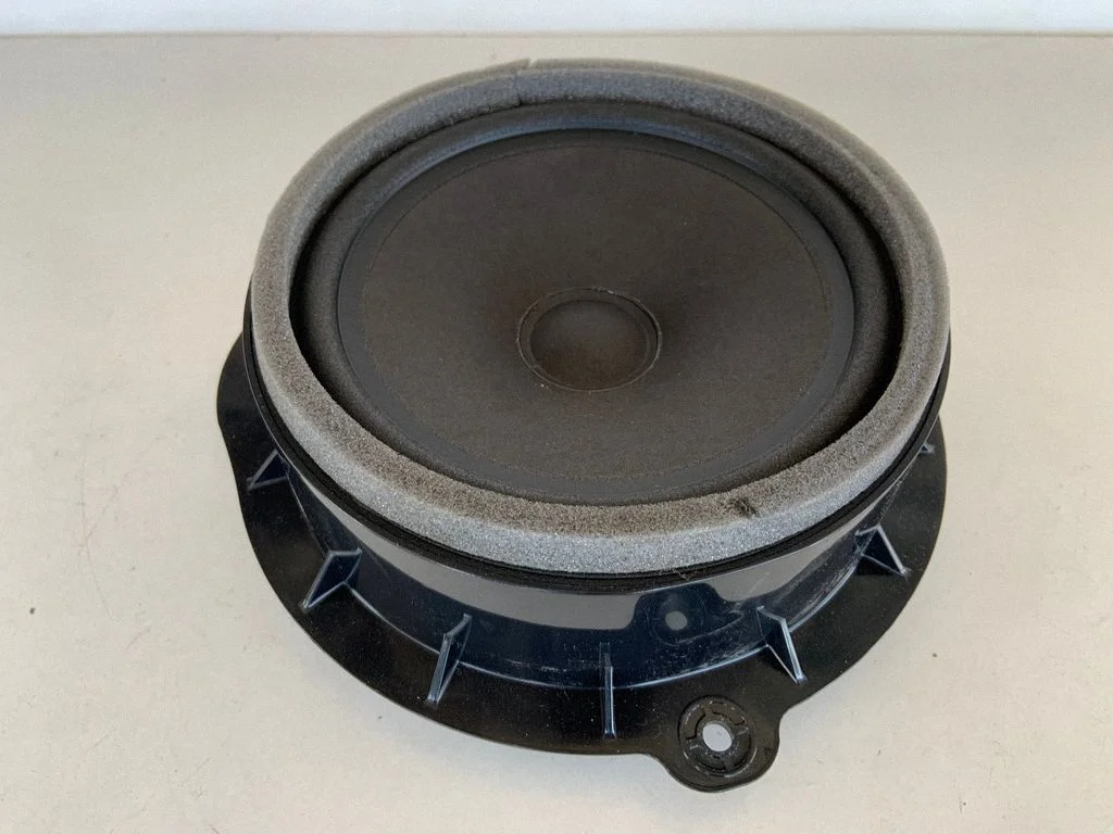 Tagaukse kõlar(id) 80A035411
