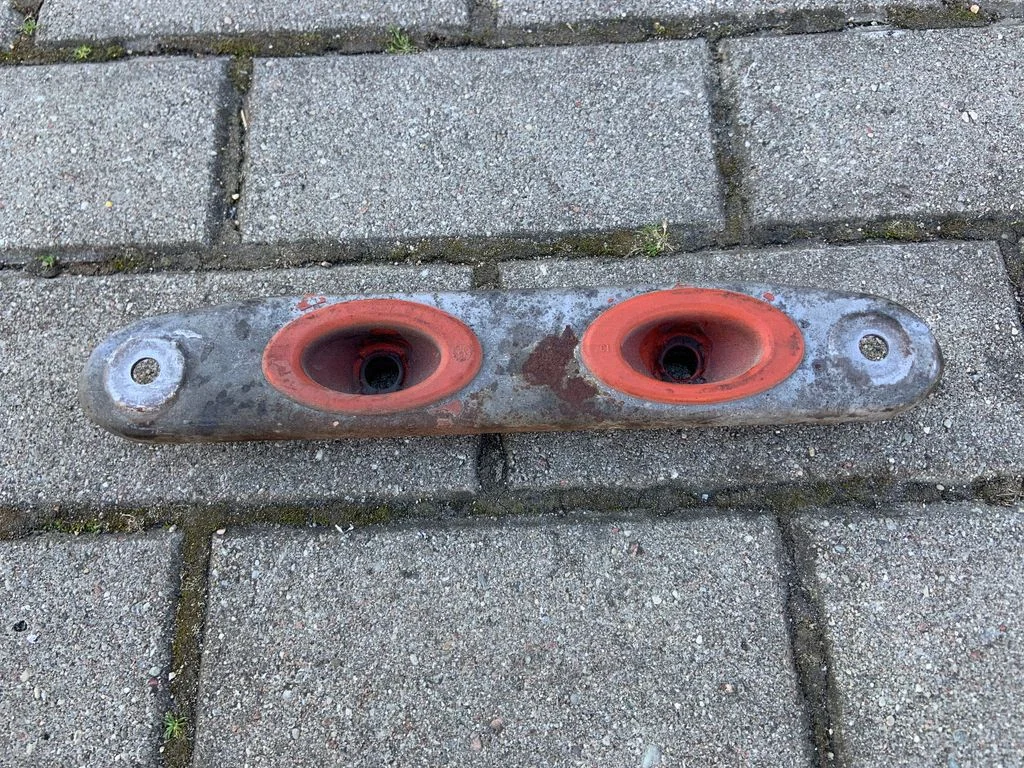 Summuti kinnitus/ hoidik 1K0253144AE