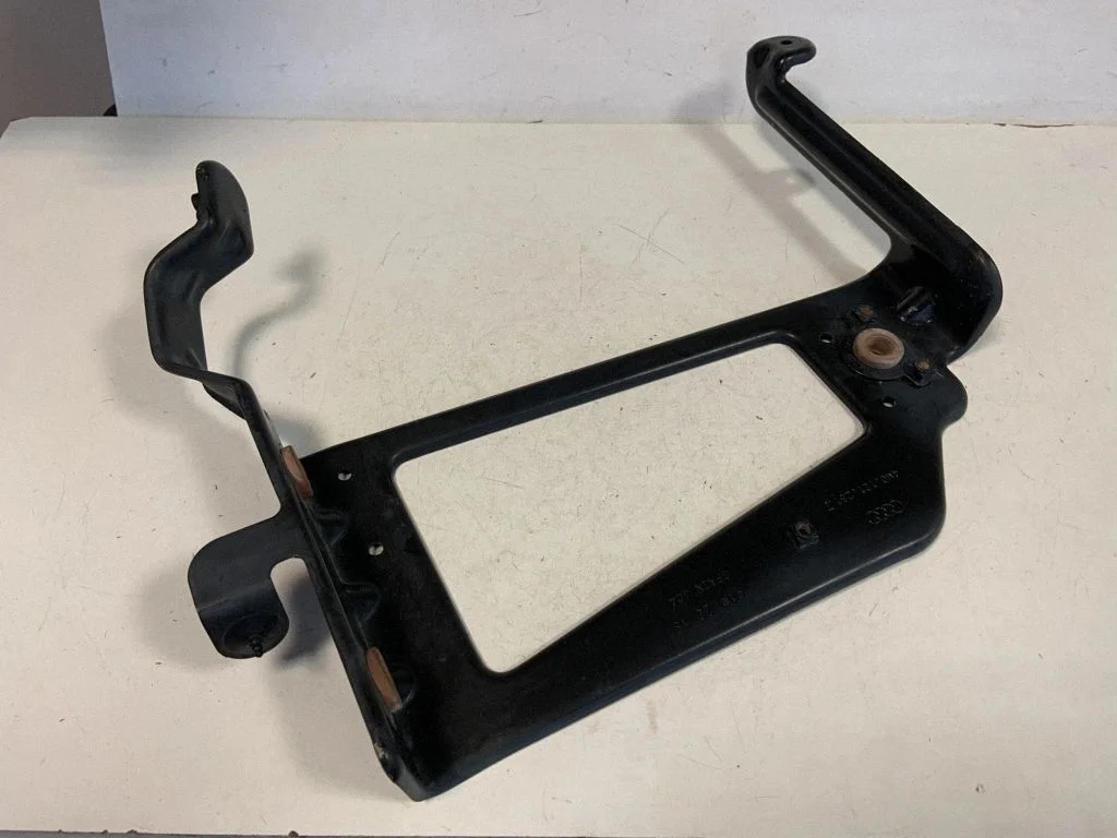 Radiator mount bracket – Audi Q7 4M (2015-)