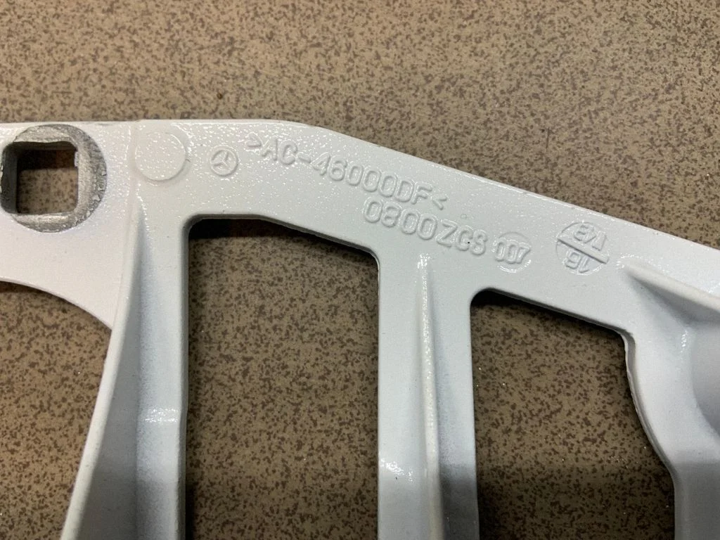 Radiator mount bracket AC46000DF