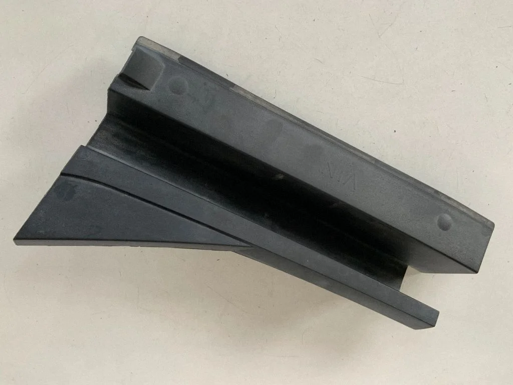 Spārna nobeiguma apdare 4M0805700A
