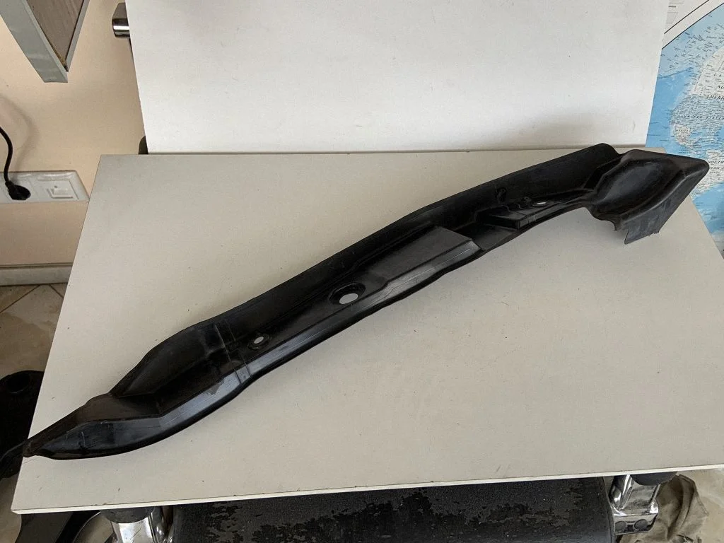 Fender end trim 8R0821111C