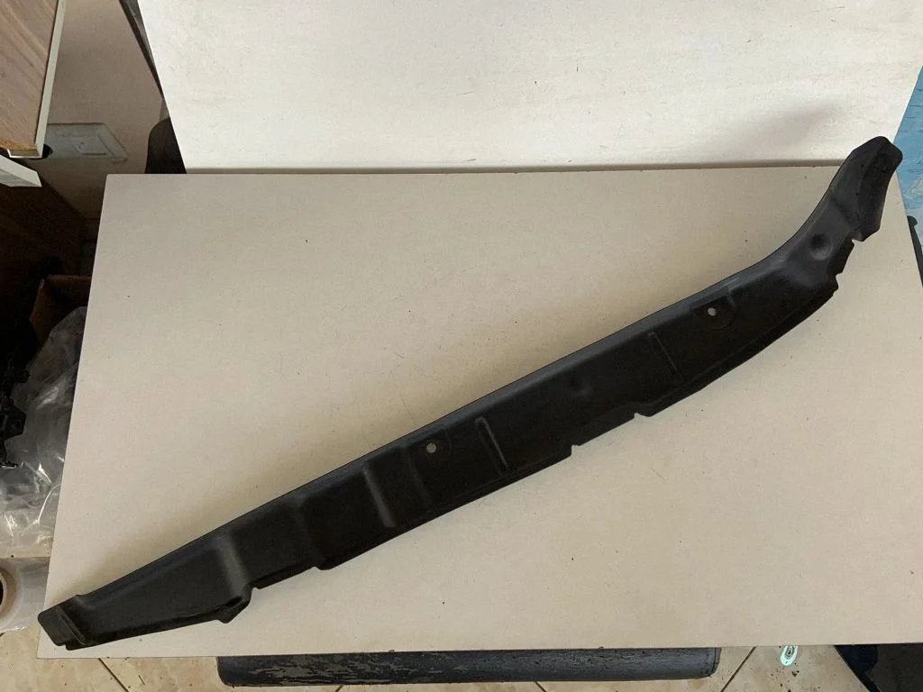 Poritiiva otsaliist 4M0821112