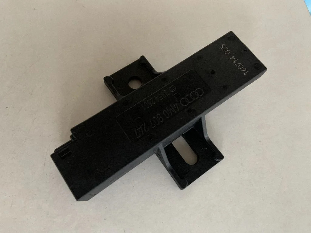 Bezatslēgas sistēmas KESSY (keyless) vadības bloks/modulis 4M0907247