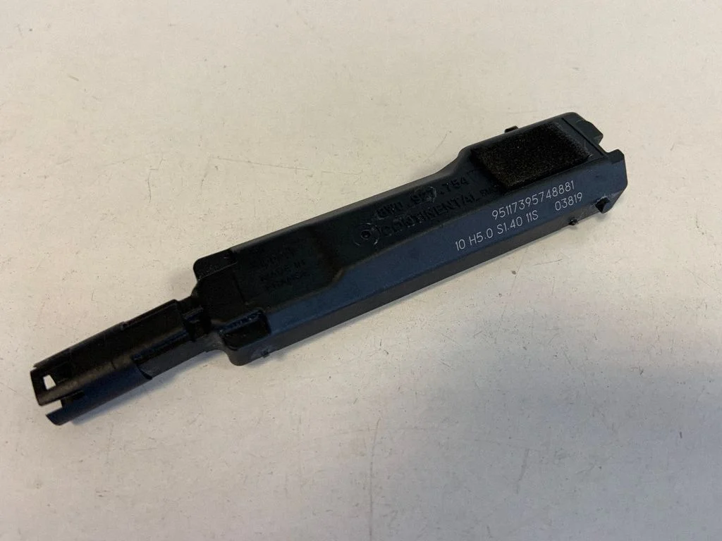 Võtmeta süsteemi KESSY (keyless) juhtplokk/moodul 8W0927754