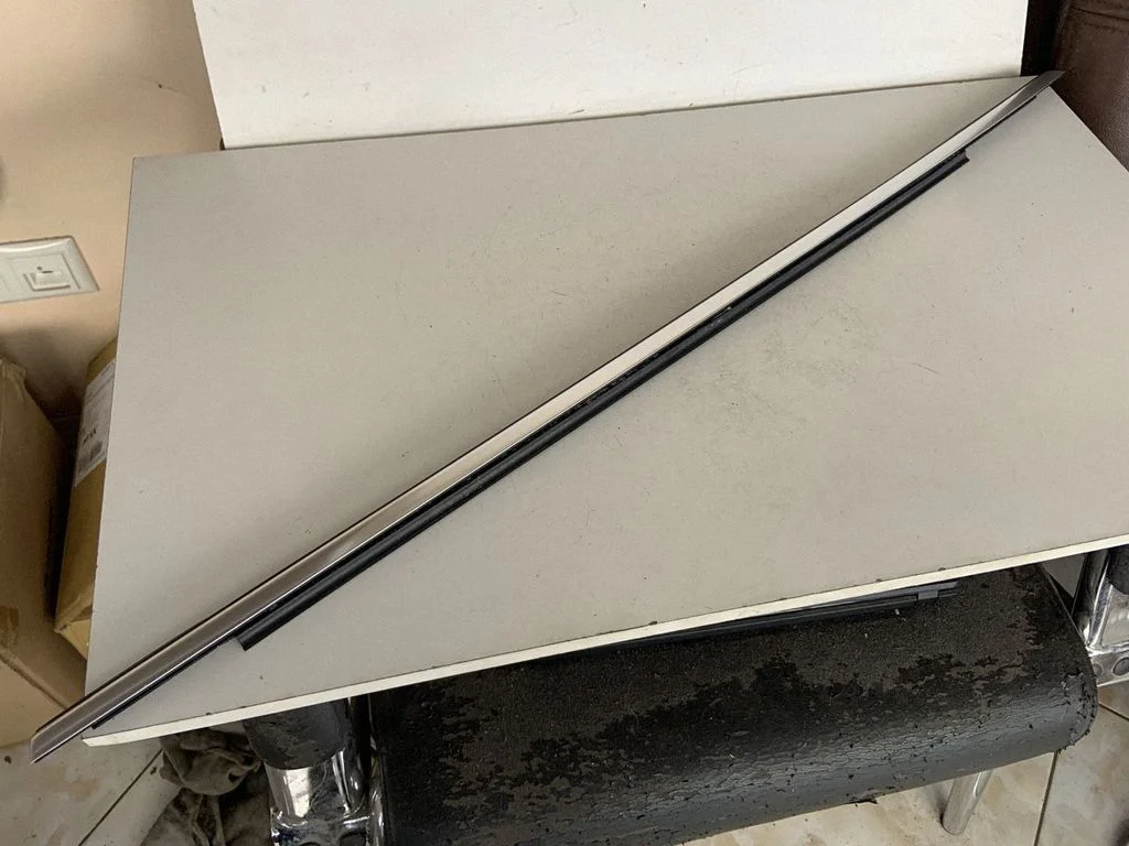 Tagaukse klaasi liist 80A853763
