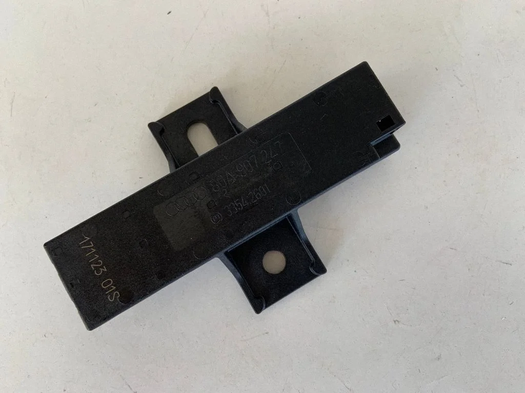 Võtmeta süsteemi KESSY (keyless) juhtplokk/moodul 80A907247