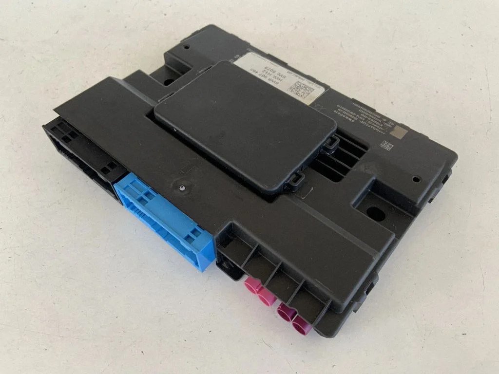 Gateway control module 8W8907468