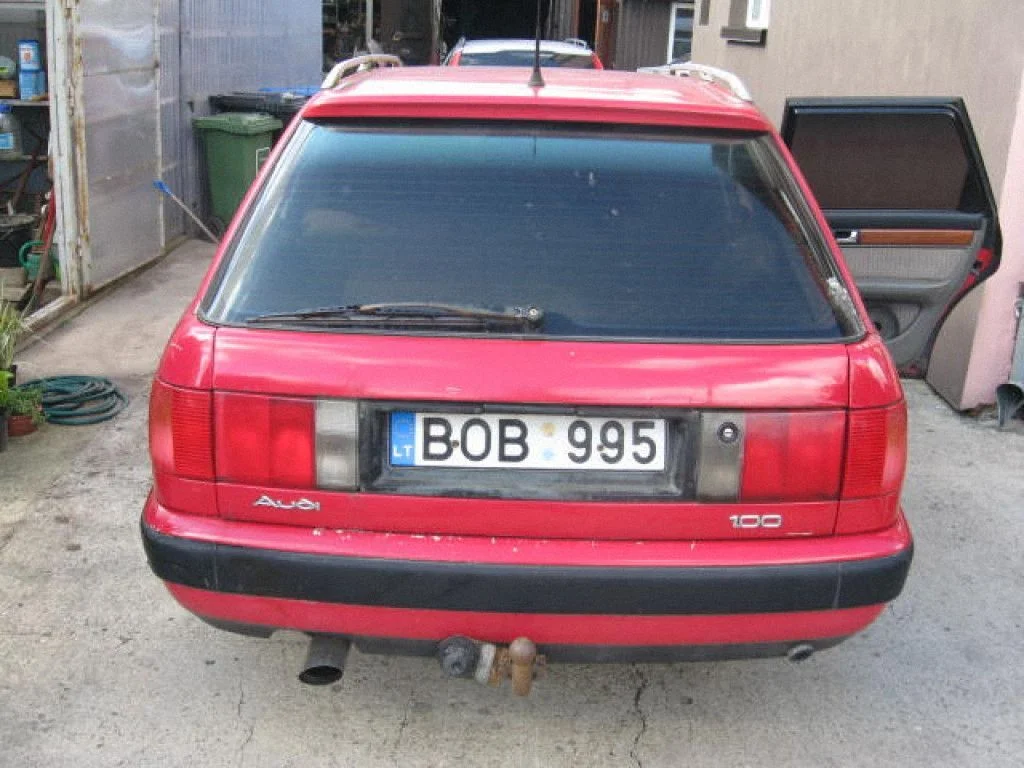 Audi 100