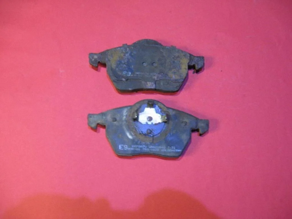 Brake pads (front) – Audi A6 Allroad C5 (1999-2005)