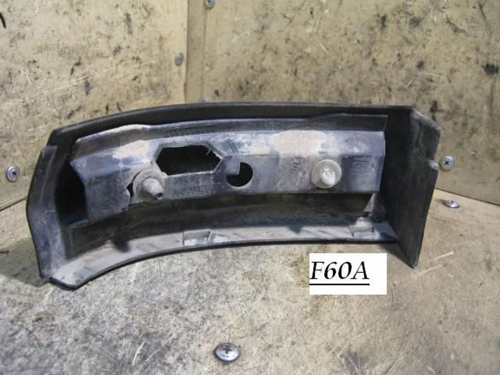 Rear/tail light trim molding – right