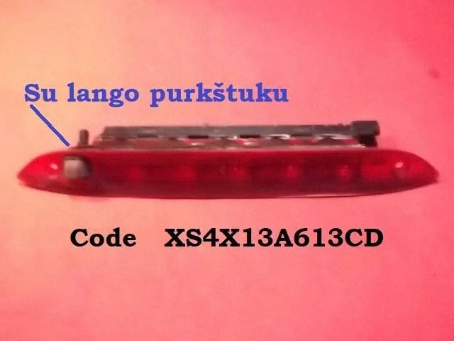 Third/center stoplight XS4X13A613CD