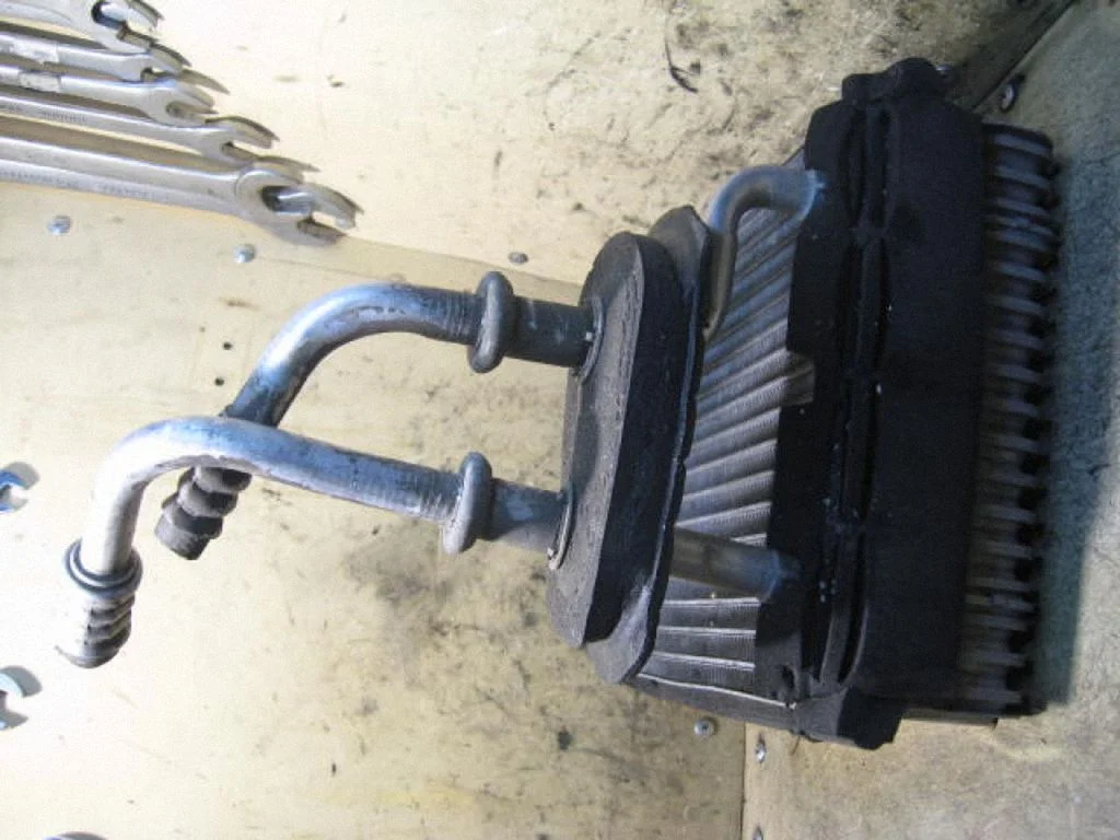 Air conditioning (A/C) radiator (interior) – centre