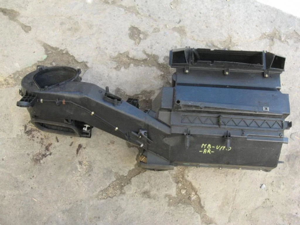 Salongi kütte- ja kliimaploki plastkorpus – Mercedes-Benz Vito Viano W638 (1996-2003)