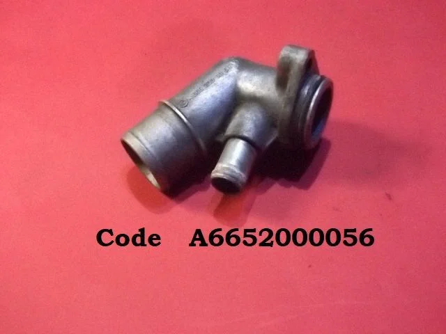 Engine coolant pipe/hose