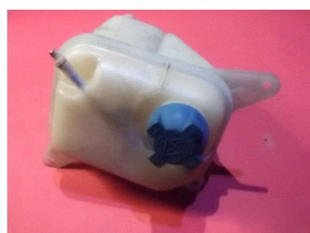 Coolant expansion tank/reservoir 8A0121403C