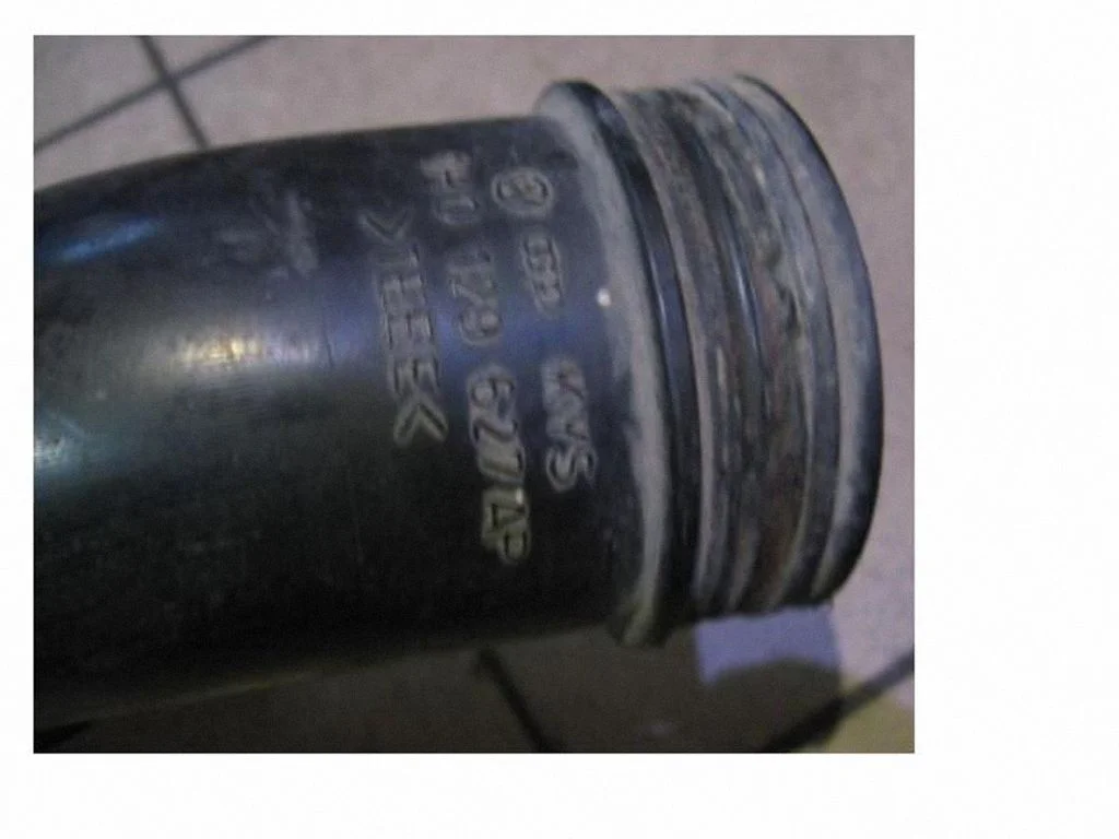 Air intake hose/pipe 1H0129627AP