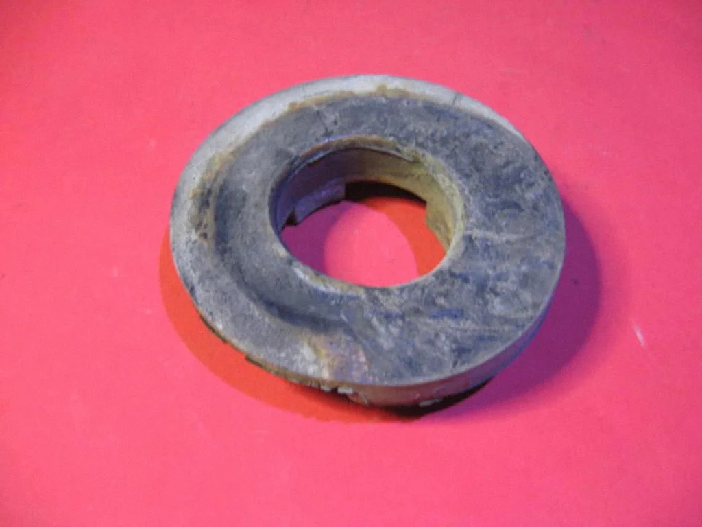 Rear coil spring rubber mount 98VW4783AA
