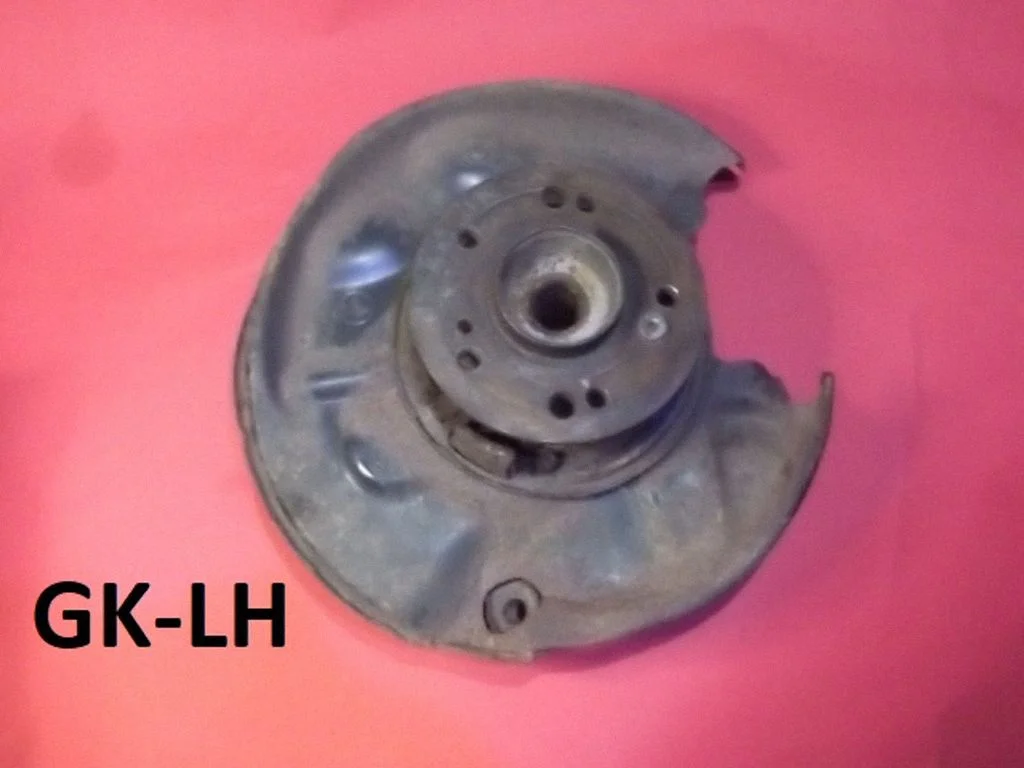 Rear wheel hub spindle/knuckle 2013574605
