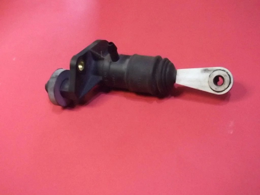 Clutch master cylinder 8E1721401