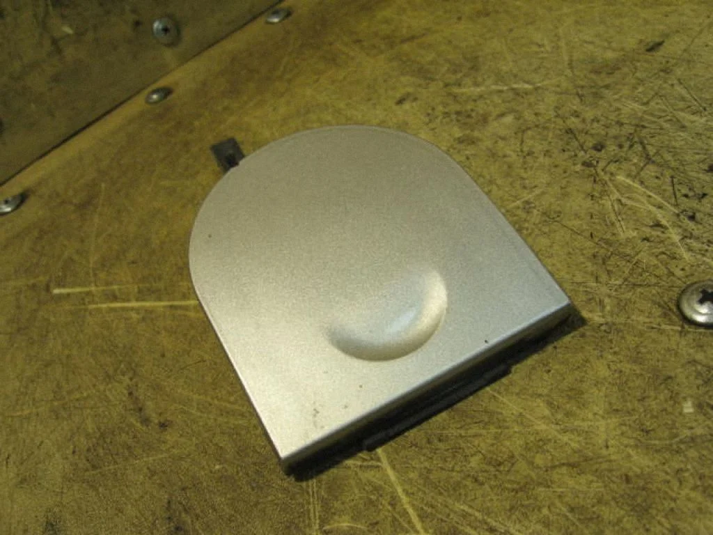 Rear bumper row hook cap/cover – right