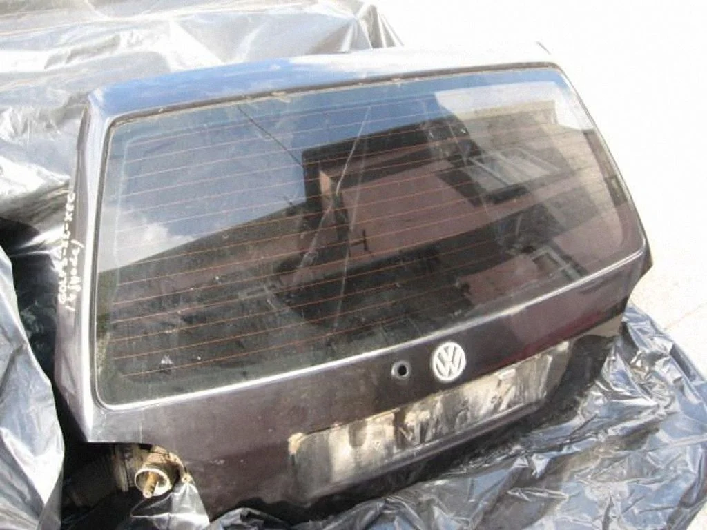 Tailgate/trunk/boot lid CHECBEKAS