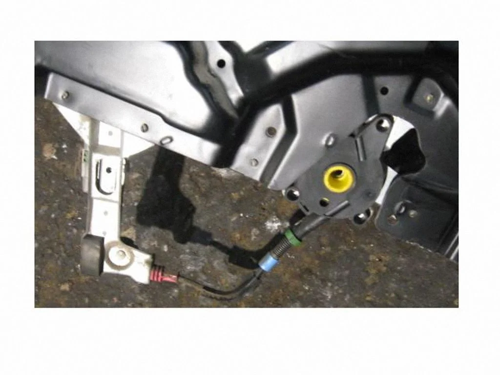 Front window lifting mechanism without motor 4D0839397B