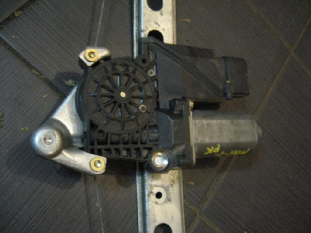 Front door window regulator motor 9KONTAKTAI