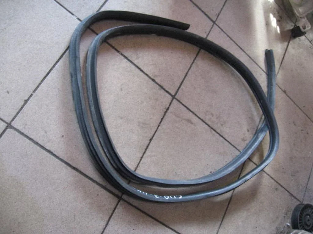 Tagaukse tihend (kere pool) – Renault Clio II (1998-2001)