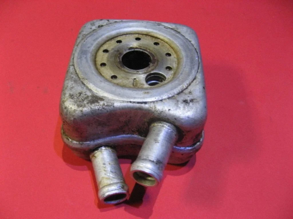 Eļļas filtra turētājs/dzesētājs 028117021K