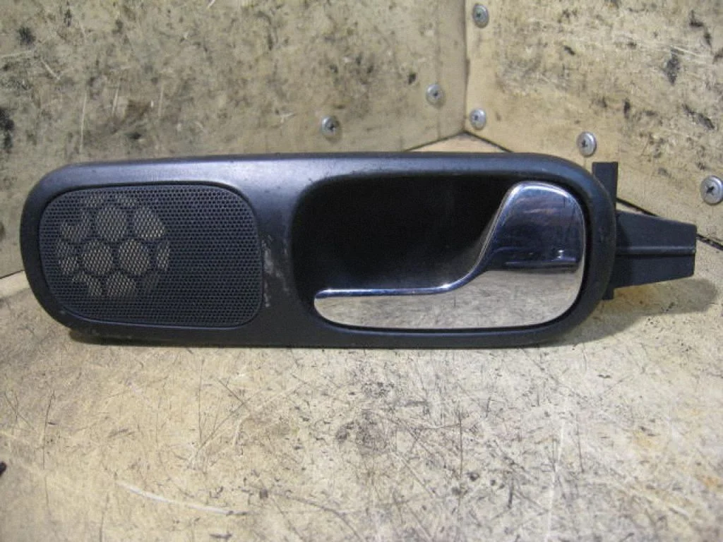 Front door interior handle – right