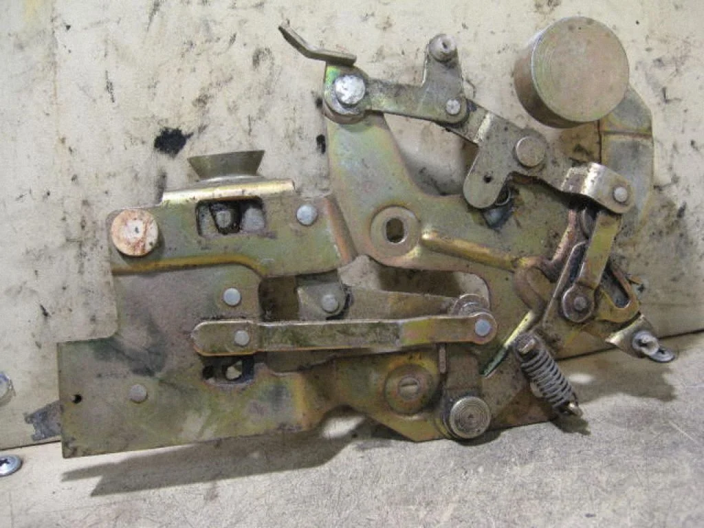 Sliding door lock 701843654C